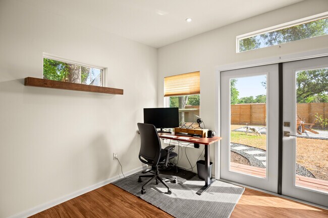 Building Photo - 8201 Dixon Dr