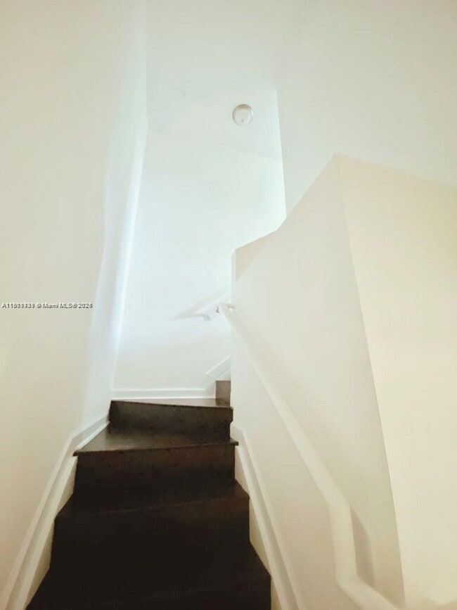 Building Photo - 290 NW 109th Ave