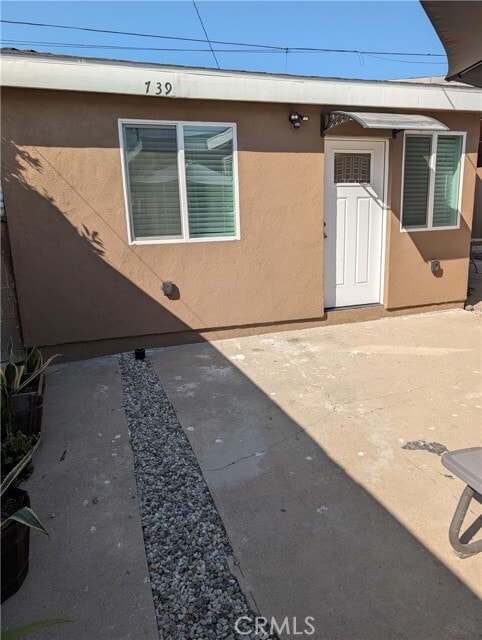 Building Photo - 737 Davis Ave