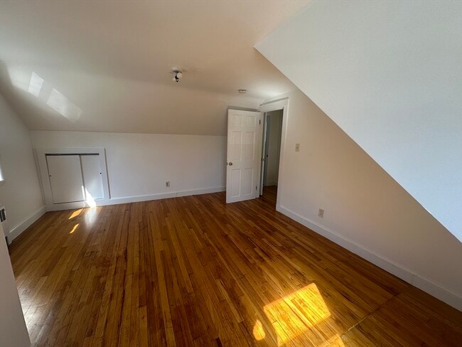 Building Photo - 206 Adams St