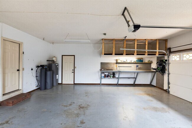 Building Photo - 14098 Stonefield Trail SE