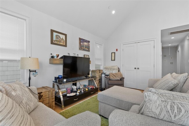 Building Photo - 17 Virginia Ave