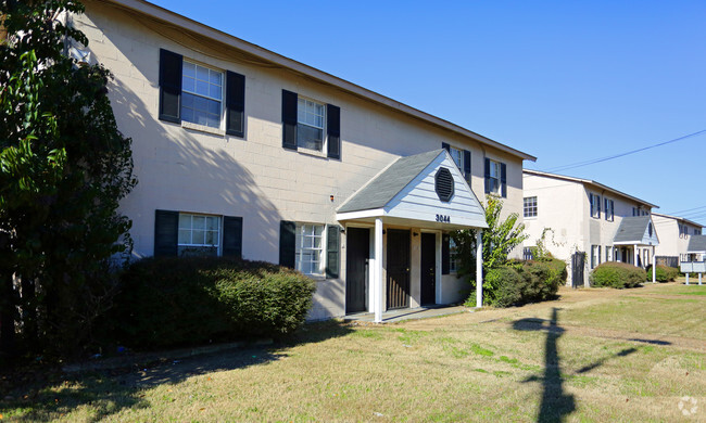 Sullivan Garden - 3034 Fairwest Pl Montgomery AL 36108 | Apartment Finder