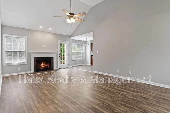 Building Photo - 3136 Brook Hill Dr