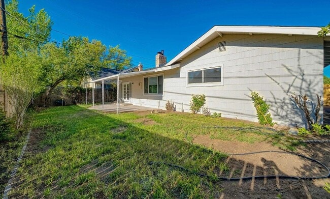 Building Photo - 3230 Sprout Wy