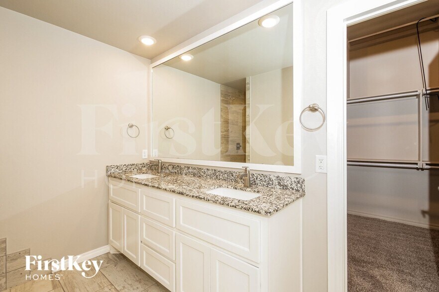 Building Photo - 616 Texoma Dr