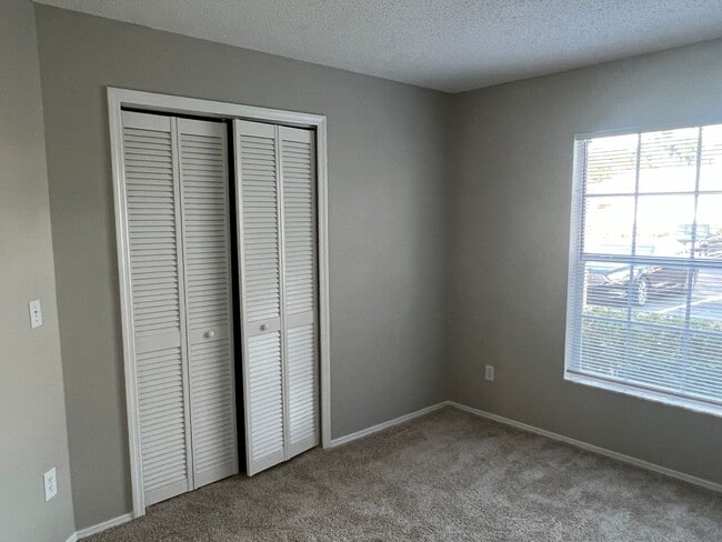 Building Photo - 2/2 Villa at Osceola Parkway! Available Now!