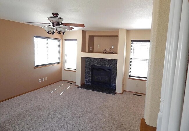 Building Photo - 3930 Pronghorn Meadows Cir