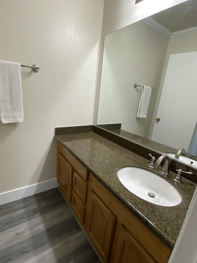 Building Photo - 280 Stonegate Cir