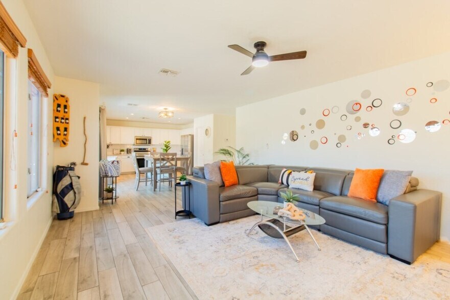 Building Photo - 1550 N Desert Willow St