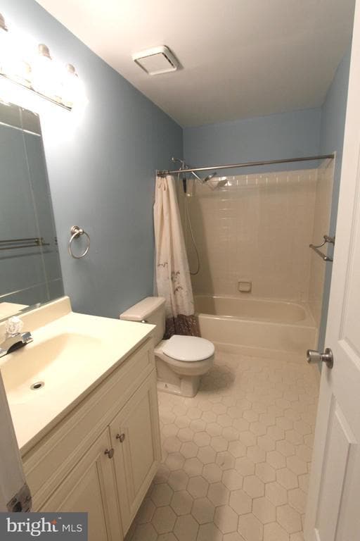 Building Photo - 83 Willow Ct