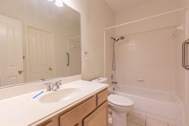 Building Photo - 2308 Sandra Dr