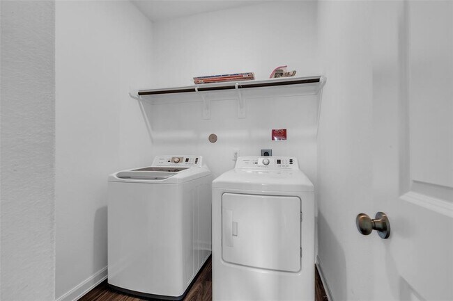 Building Photo - 2534 Blazing Star Dr