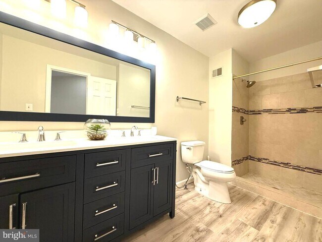 Building Photo - 4235 Sleepy Lake Dr