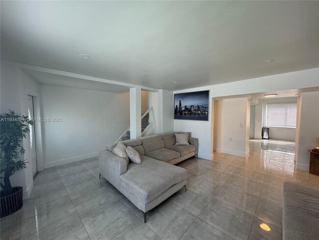 Building Photo - 1904 SW 28th St