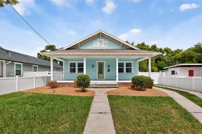 Building Photo - 506 E Robles St