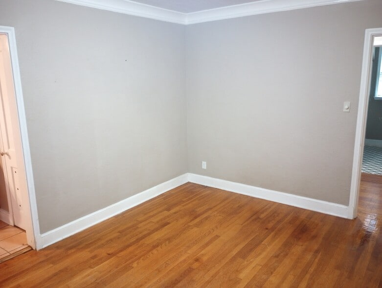 Dining area - 579 High Point Ter