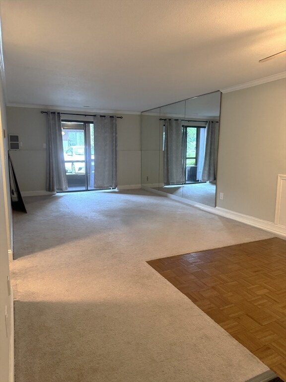 Building Photo - 1 Greenbriar Dr
