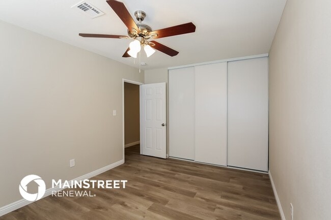 Building Photo - 2308 Revere St