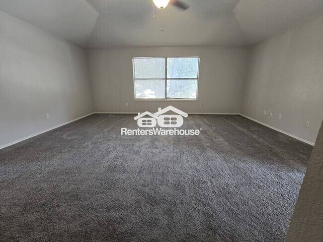 Building Photo - FOR RENT - MOVE IN READY - 3BED 2.5BATH - ...