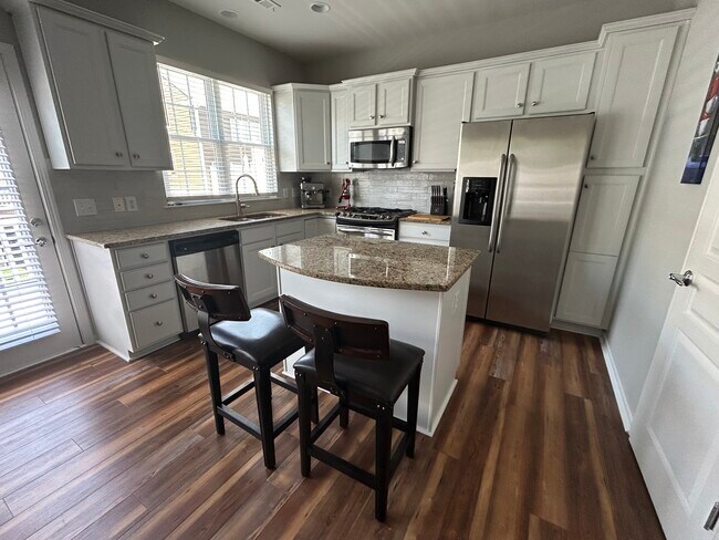 Building Photo - 1070 Drayton Ct