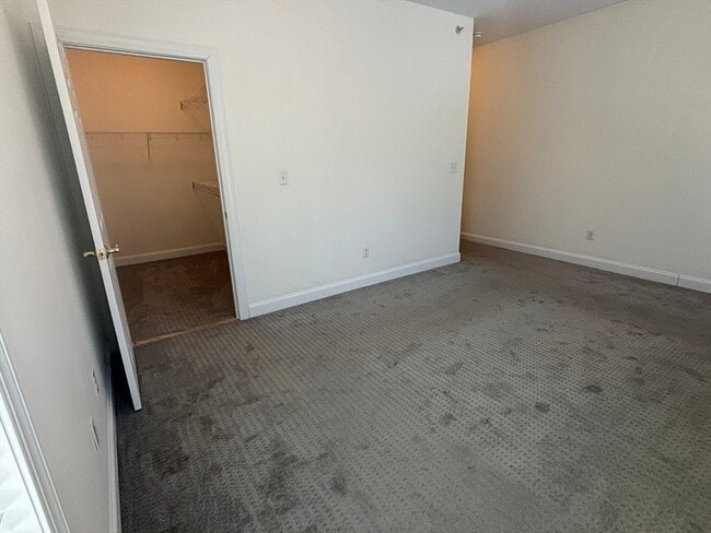 Building Photo - 501 Autumn Ridge Dr