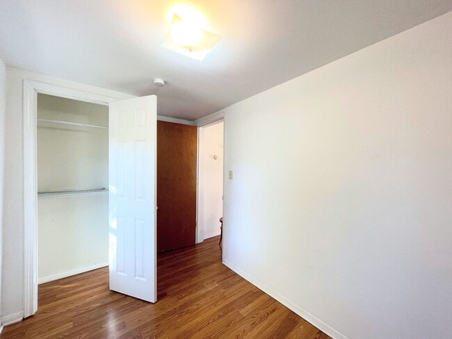 Building Photo - Clean 2 Bedroom 1 Bath House