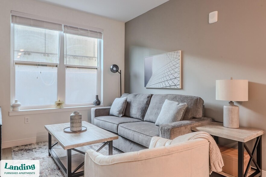 Building Photo - 210 E Green St