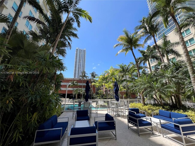 Building Photo - 2001 Biscayne Blvd