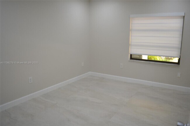 Building Photo - 5211 SW 141st Pl