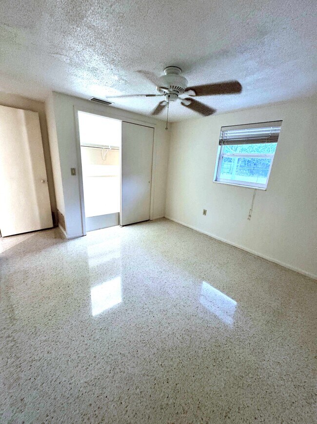 Building Photo - 6716 Anchor Way