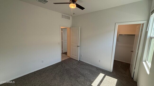 Building Photo - 1136 W Sand Cyn Ct