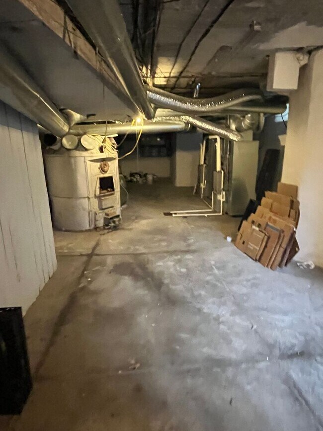 Building Photo - 3521 Clifton Ave