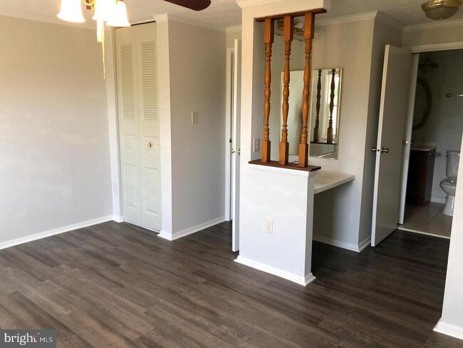 Building Photo - 19457 Zinnia Cir