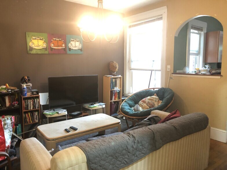 Building Photo - 126 Glenville Ave