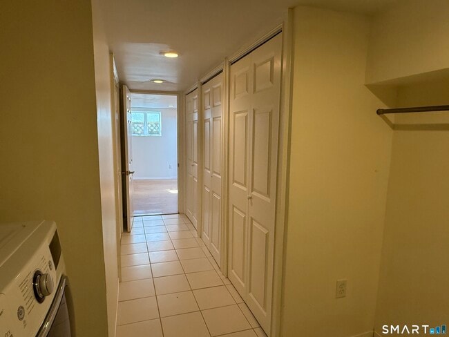 Building Photo - 46 Prudence Dr