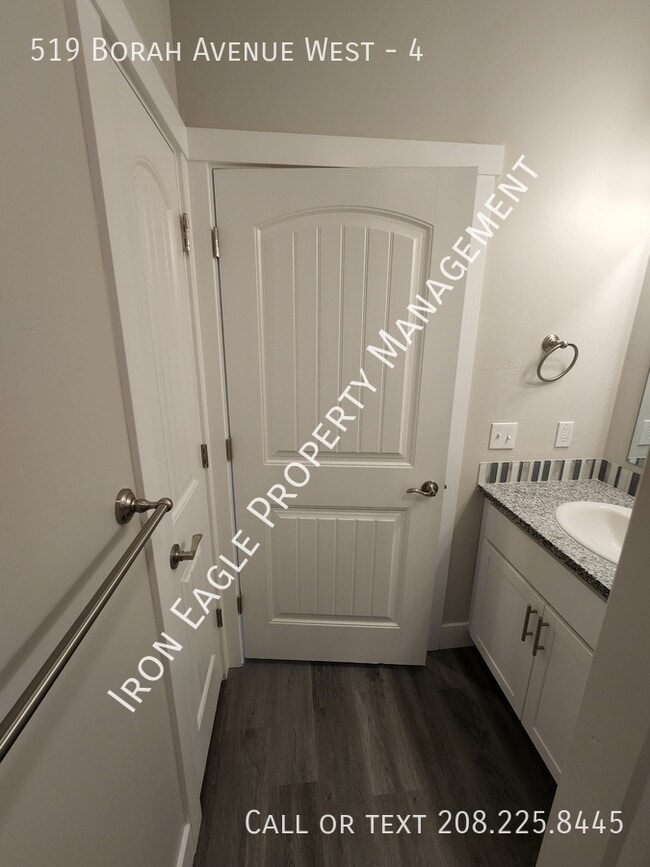 Building Photo - 519 Borah Ave W