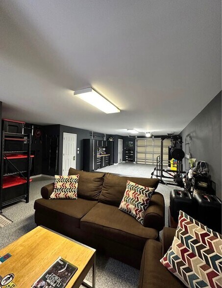 Building Photo - 4116 Perrine St