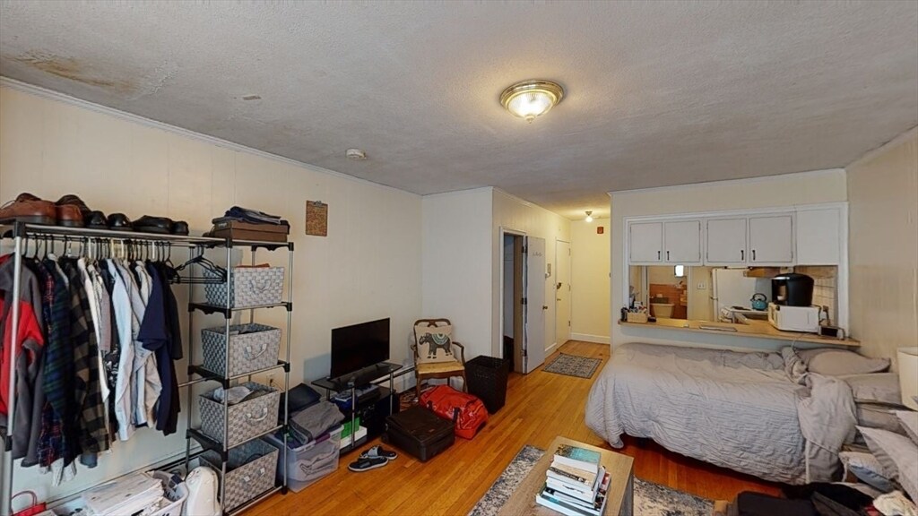Building Photo - 513 Beacon St