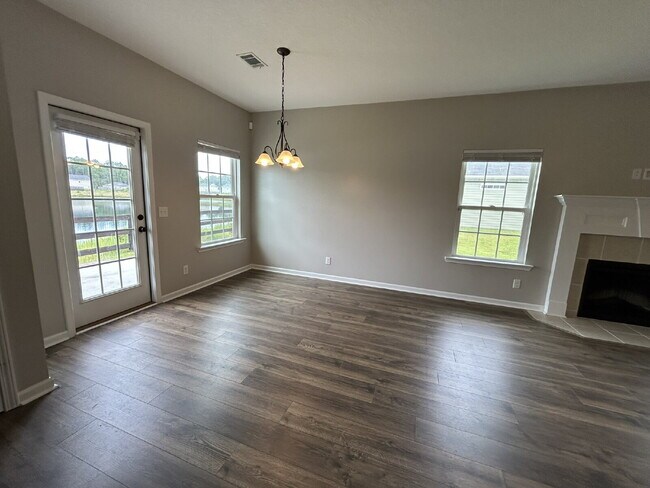 Building Photo - Home for Rent