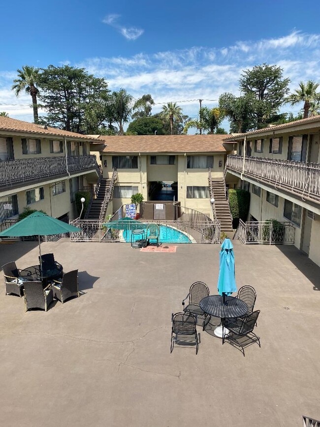 Building Photo - 5444 Sepulveda Blvd