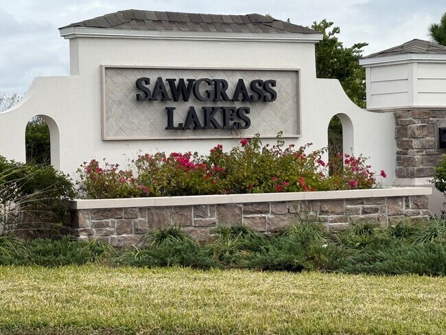 Building Photo - Beautiful 4 bedroom Home