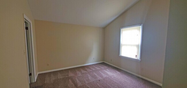 Building Photo - 1358 Red Tail Hawk Dr