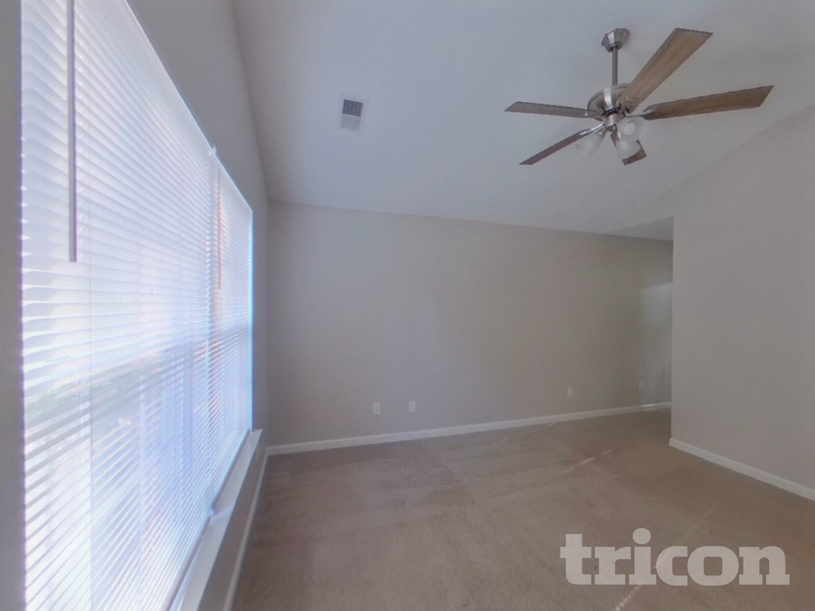 Building Photo - 562 Chisolm Way