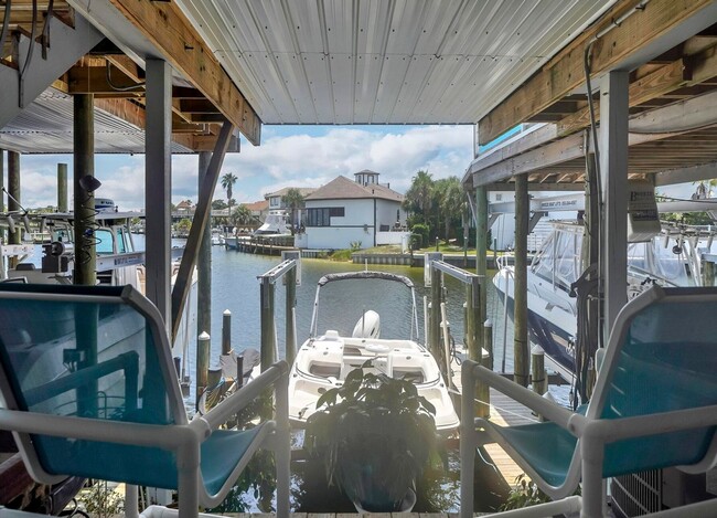 Building Photo - Waterfront Coastal Living on Holiday Isle,...