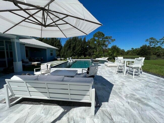 Building Photo - 3155 SW 78th Ave