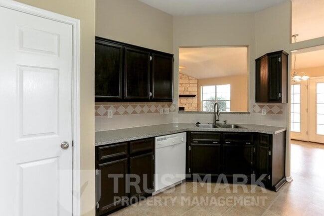 Building Photo - 5406 Shawn Dr