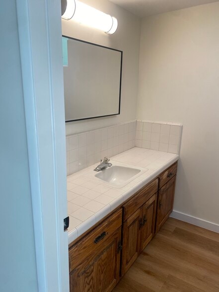 Master bath - 5419 Murietta Ave