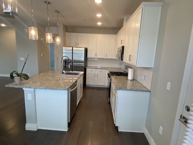 Building Photo - Newly Built Condo in the Side Creek Neighborhood!