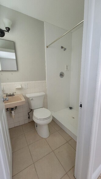 Building Photo - 221 Cape Coral Pky E